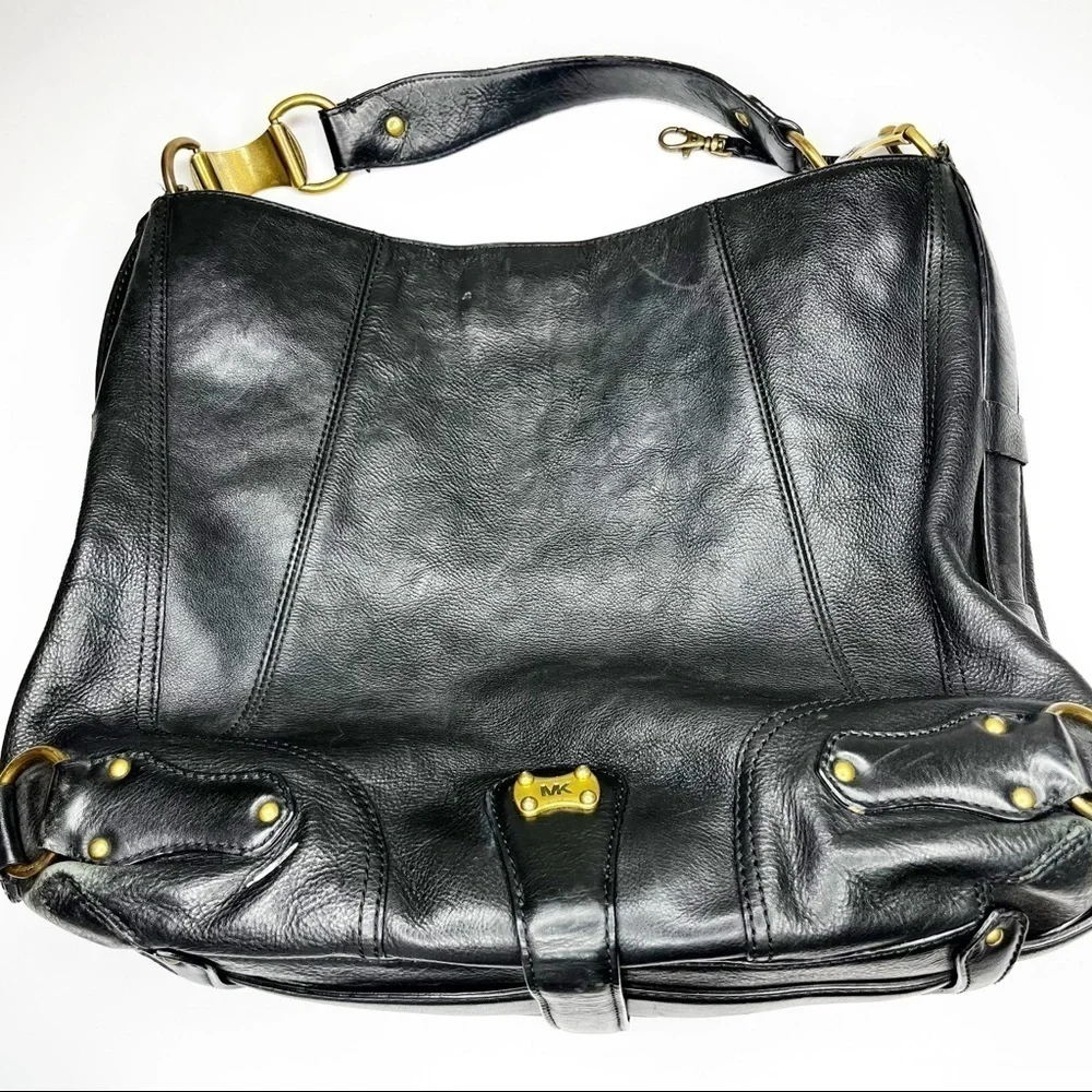 Michael Kors | Leather Shoulder Hobo Feed Bag